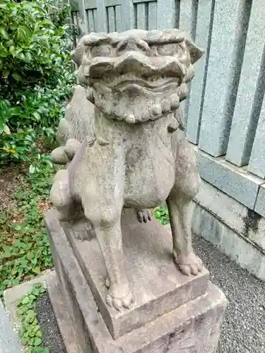 白金氷川神社の狛犬