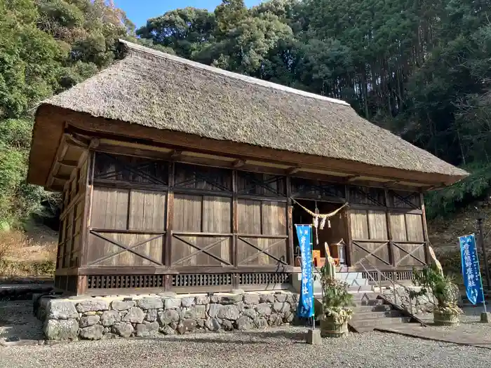 岩屋熊野座神社の本殿