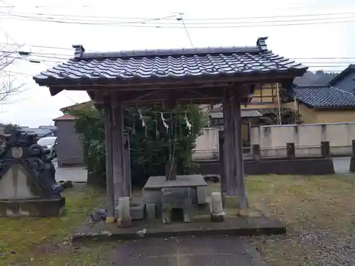 守りの神　藤基神社の建物その他