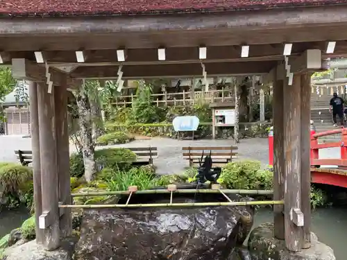 天河大辨財天社の手水舎