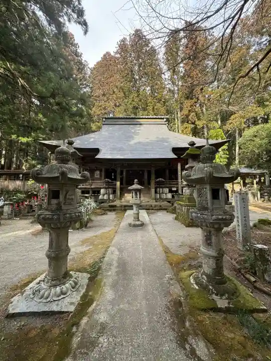 観音寺(寺山観音)の{uncategorized: "未分類", other: "その他", undefined: "問題あり", building: "その他建物", grave: "お墓", sacred_gate: "鳥居", guardian: "狛犬", statue: "像", buddha: "仏像", history: "歴史", nature: "自然", garden: "庭園", animal: "動物", pagoda: "塔", temizu: "手水舎", mountain_gate: "山門・神門", sanctuary: "本殿・本堂", subordinate: "末社・摂社", art: "芸術", scenery: "景色", jizo: "地蔵", ema: "絵馬", goshuin: "御朱印", omikuji: "おみくじ", items: "授与品その他", amulet: "お守り", goshuincho: "御朱印帳", eats: "食事", festival: "お祭り", votive_dance: "神楽", shichigosan: "七五三参", wedding: "結婚式", experience: "体験その他", initially: "初詣", around: "周辺", anti_infection: "感染症対策"}