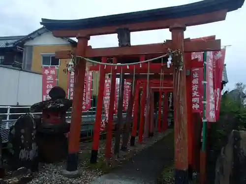 稲荷神社の鳥居