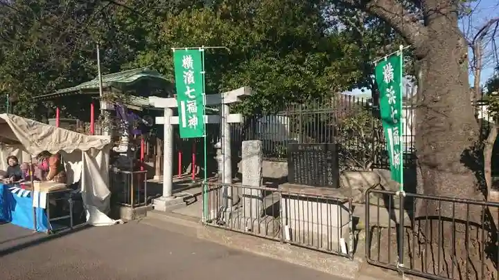 菊名池弁財天の本殿・本堂