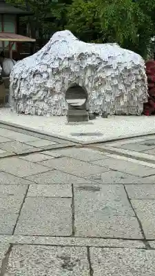 安井金比羅宮の{uncategorized: "未分類", other: "その他", undefined: "問題あり", building: "その他建物", grave: "お墓", sacred_gate: "鳥居", guardian: "狛犬", statue: "像", buddha: "仏像", history: "歴史", nature: "自然", garden: "庭園", animal: "動物", pagoda: "塔", temizu: "手水舎", mountain_gate: "山門・神門", sanctuary: "本殿・本堂", subordinate: "末社・摂社", art: "芸術", scenery: "景色", jizo: "地蔵", ema: "絵馬", goshuin: "御朱印", omikuji: "おみくじ", items: "授与品その他", amulet: "お守り", goshuincho: "御朱印帳", eats: "食事", festival: "お祭り", votive_dance: "神楽", shichigosan: "七五三参", wedding: "結婚式", experience: "体験その他", initially: "初詣", around: "周辺", anti_infection: "感染症対策"}