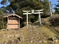 久多美神社の{uncategorized: "未分類", other: "その他", undefined: "問題あり", building: "その他建物", grave: "お墓", sacred_gate: "鳥居", guardian: "狛犬", statue: "像", buddha: "仏像", history: "歴史", nature: "自然", garden: "庭園", animal: "動物", pagoda: "塔", temizu: "手水舎", mountain_gate: "山門・神門", sanctuary: "本殿・本堂", subordinate: "末社・摂社", art: "芸術", scenery: "景色", jizo: "地蔵", ema: "絵馬", goshuin: "御朱印", omikuji: "おみくじ", items: "授与品その他", amulet: "お守り", goshuincho: "御朱印帳", eats: "食事", festival: "お祭り", votive_dance: "神楽", shichigosan: "七五三参", wedding: "結婚式", experience: "体験その他", initially: "初詣", around: "周辺", anti_infection: "感染症対策"}