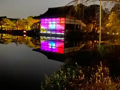 平安神宮の{uncategorized: "未分類", other: "その他", undefined: "問題あり", building: "その他建物", grave: "お墓", sacred_gate: "鳥居", guardian: "狛犬", statue: "像", buddha: "仏像", history: "歴史", nature: "自然", garden: "庭園", animal: "動物", pagoda: "塔", temizu: "手水舎", mountain_gate: "山門・神門", sanctuary: "本殿・本堂", subordinate: "末社・摂社", art: "芸術", scenery: "景色", jizo: "地蔵", ema: "絵馬", goshuin: "御朱印", omikuji: "おみくじ", items: "授与品その他", amulet: "お守り", goshuincho: "御朱印帳", eats: "食事", festival: "お祭り", votive_dance: "神楽", shichigosan: "七五三参", wedding: "結婚式", experience: "体験その他", initially: "初詣", around: "周辺", anti_infection: "感染症対策"}