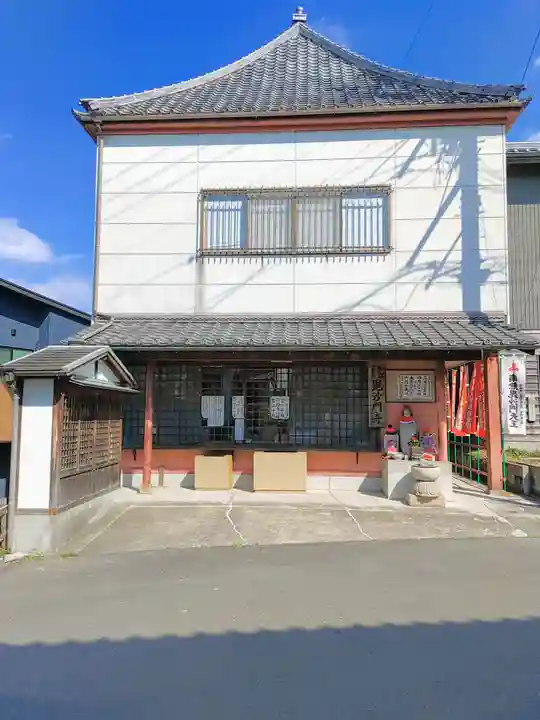 毘沙門寺の本殿・本堂