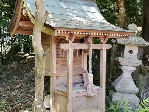 阿陀岡神社の末社