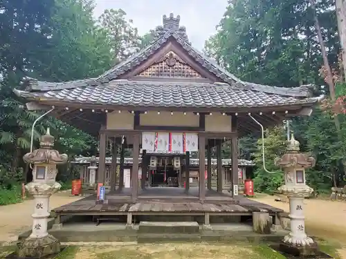 菌神社の本殿