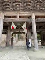 久遠寺の山門