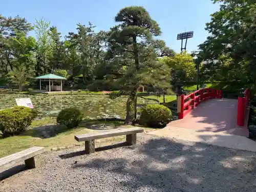 白山神社の{uncategorized: "未分類", other: "その他", undefined: "問題あり", building: "その他建物", grave: "お墓", sacred_gate: "鳥居", guardian: "狛犬", statue: "像", buddha: "仏像", history: "歴史", nature: "自然", garden: "庭園", animal: "動物", pagoda: "塔", temizu: "手水舎", mountain_gate: "山門・神門", sanctuary: "本殿・本堂", subordinate: "末社・摂社", art: "芸術", scenery: "景色", jizo: "地蔵", ema: "絵馬", goshuin: "御朱印", omikuji: "おみくじ", items: "授与品その他", amulet: "お守り", goshuincho: "御朱印帳", eats: "食事", festival: "お祭り", votive_dance: "神楽", shichigosan: "七五三参", wedding: "結婚式", experience: "体験その他", initially: "初詣", around: "周辺", anti_infection: "感染症対策"}