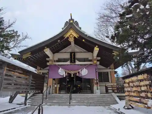 彌彦神社　(伊夜日子神社)の本殿・本堂