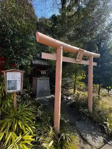 白笹稲荷神社の{uncategorized: "未分類", other: "その他", undefined: "問題あり", building: "その他建物", grave: "お墓", sacred_gate: "鳥居", guardian: "狛犬", statue: "像", buddha: "仏像", history: "歴史", nature: "自然", garden: "庭園", animal: "動物", pagoda: "塔", temizu: "手水舎", mountain_gate: "山門・神門", sanctuary: "本殿・本堂", subordinate: "末社・摂社", art: "芸術", scenery: "景色", jizo: "地蔵", ema: "絵馬", goshuin: "御朱印", omikuji: "おみくじ", items: "授与品その他", amulet: "お守り", goshuincho: "御朱印帳", eats: "食事", festival: "お祭り", votive_dance: "神楽", shichigosan: "七五三参", wedding: "結婚式", experience: "体験その他", initially: "初詣", around: "周辺", anti_infection: "感染症対策"}