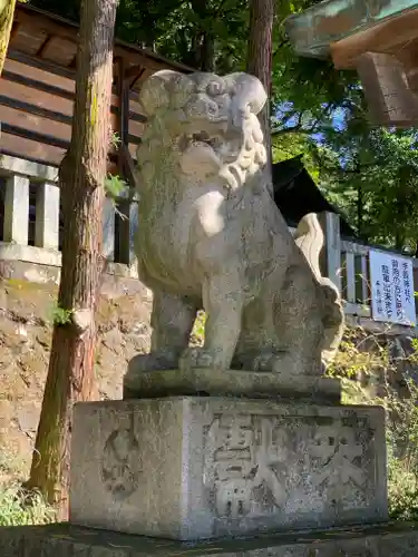 手長神社の狛犬