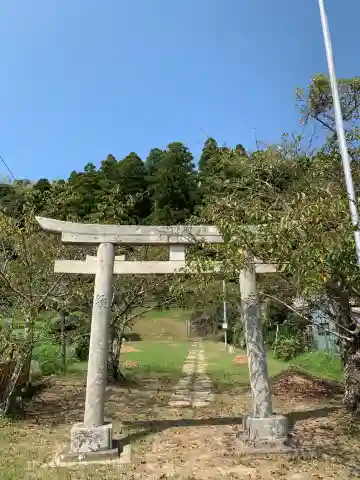 三社神社の鳥居