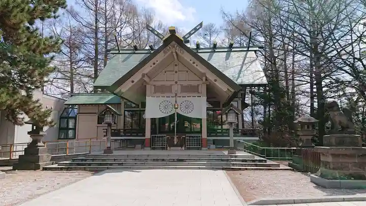 白石神社の本殿・本堂