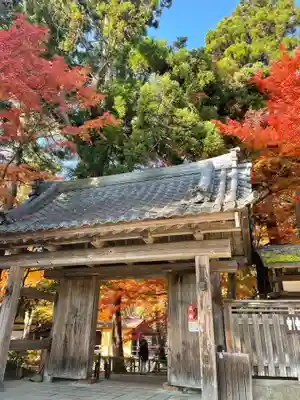 中尊寺の山門・神門