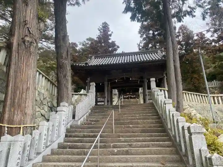 粒坐天照神社の{uncategorized: "未分類", other: "その他", undefined: "問題あり", building: "その他建物", grave: "お墓", sacred_gate: "鳥居", guardian: "狛犬", statue: "像", buddha: "仏像", history: "歴史", nature: "自然", garden: "庭園", animal: "動物", pagoda: "塔", temizu: "手水舎", mountain_gate: "山門・神門", sanctuary: "本殿・本堂", subordinate: "末社・摂社", art: "芸術", scenery: "景色", jizo: "地蔵", ema: "絵馬", goshuin: "御朱印", omikuji: "おみくじ", items: "授与品その他", amulet: "お守り", goshuincho: "御朱印帳", eats: "食事", festival: "お祭り", votive_dance: "神楽", shichigosan: "七五三参", wedding: "結婚式", experience: "体験その他", initially: "初詣", around: "周辺", anti_infection: "感染症対策"}