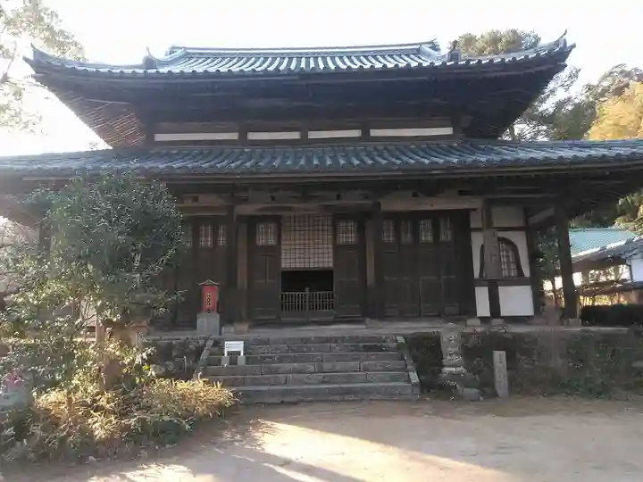 覚苑寺の本殿・本堂
