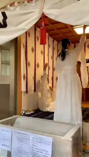 瀧澤神社の{uncategorized: "未分類", other: "その他", undefined: "問題あり", building: "その他建物", grave: "お墓", sacred_gate: "鳥居", guardian: "狛犬", statue: "像", buddha: "仏像", history: "歴史", nature: "自然", garden: "庭園", animal: "動物", pagoda: "塔", temizu: "手水舎", mountain_gate: "山門・神門", sanctuary: "本殿・本堂", subordinate: "末社・摂社", art: "芸術", scenery: "景色", jizo: "地蔵", ema: "絵馬", goshuin: "御朱印", omikuji: "おみくじ", items: "授与品その他", amulet: "お守り", goshuincho: "御朱印帳", eats: "食事", festival: "お祭り", votive_dance: "神楽", shichigosan: "七五三参", wedding: "結婚式", experience: "体験その他", initially: "初詣", around: "周辺", anti_infection: "感染症対策"}