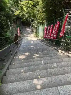 若宮八幡宮の{uncategorized: "未分類", other: "その他", undefined: "問題あり", building: "その他建物", grave: "お墓", sacred_gate: "鳥居", guardian: "狛犬", statue: "像", buddha: "仏像", history: "歴史", nature: "自然", garden: "庭園", animal: "動物", pagoda: "塔", temizu: "手水舎", mountain_gate: "山門・神門", sanctuary: "本殿・本堂", subordinate: "末社・摂社", art: "芸術", scenery: "景色", jizo: "地蔵", ema: "絵馬", goshuin: "御朱印", omikuji: "おみくじ", items: "授与品その他", amulet: "お守り", goshuincho: "御朱印帳", eats: "食事", festival: "お祭り", votive_dance: "神楽", shichigosan: "七五三参", wedding: "結婚式", experience: "体験その他", initially: "初詣", around: "周辺", anti_infection: "感染症対策"}