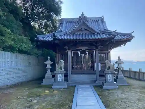 龍神社の本殿