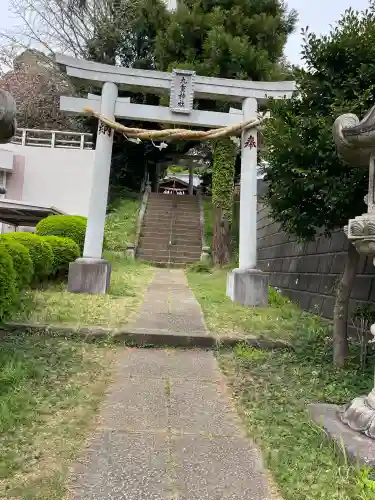 九重神社の{uncategorized: "未分類", other: "その他", undefined: "問題あり", building: "その他建物", grave: "お墓", sacred_gate: "鳥居", guardian: "狛犬", statue: "像", buddha: "仏像", history: "歴史", nature: "自然", garden: "庭園", animal: "動物", pagoda: "塔", temizu: "手水舎", mountain_gate: "山門・神門", sanctuary: "本殿・本堂", subordinate: "末社・摂社", art: "芸術", scenery: "景色", jizo: "地蔵", ema: "絵馬", goshuin: "御朱印", omikuji: "おみくじ", items: "授与品その他", amulet: "お守り", goshuincho: "御朱印帳", eats: "食事", festival: "お祭り", votive_dance: "神楽", shichigosan: "七五三参", wedding: "結婚式", experience: "体験その他", initially: "初詣", around: "周辺", anti_infection: "感染症対策"}