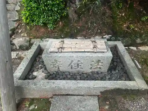 法住寺陵 (後白河天皇陵)の{uncategorized: "未分類", other: "その他", undefined: "問題あり", building: "その他建物", grave: "お墓", sacred_gate: "鳥居", guardian: "狛犬", statue: "像", buddha: "仏像", history: "歴史", nature: "自然", garden: "庭園", animal: "動物", pagoda: "塔", temizu: "手水舎", mountain_gate: "山門・神門", sanctuary: "本殿・本堂", subordinate: "末社・摂社", art: "芸術", scenery: "景色", jizo: "地蔵", ema: "絵馬", goshuin: "御朱印", omikuji: "おみくじ", items: "授与品その他", amulet: "お守り", goshuincho: "御朱印帳", eats: "食事", festival: "お祭り", votive_dance: "神楽", shichigosan: "七五三参", wedding: "結婚式", experience: "体験その他", initially: "初詣", around: "周辺", anti_infection: "感染症対策"}