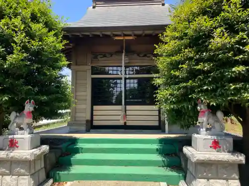 横根稲荷神社の{uncategorized: "未分類", other: "その他", undefined: "問題あり", building: "その他建物", grave: "お墓", sacred_gate: "鳥居", guardian: "狛犬", statue: "像", buddha: "仏像", history: "歴史", nature: "自然", garden: "庭園", animal: "動物", pagoda: "塔", temizu: "手水舎", mountain_gate: "山門・神門", sanctuary: "本殿・本堂", subordinate: "末社・摂社", art: "芸術", scenery: "景色", jizo: "地蔵", ema: "絵馬", goshuin: "御朱印", omikuji: "おみくじ", items: "授与品その他", amulet: "お守り", goshuincho: "御朱印帳", eats: "食事", festival: "お祭り", votive_dance: "神楽", shichigosan: "七五三参", wedding: "結婚式", experience: "体験その他", initially: "初詣", around: "周辺", anti_infection: "感染症対策"}