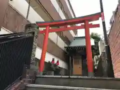 福徳稲荷大明神の鳥居