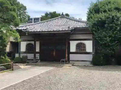 霊巌寺の本殿・本堂
