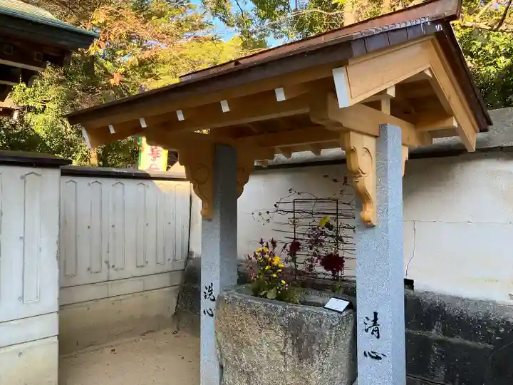 三津厳島神社の手水舎