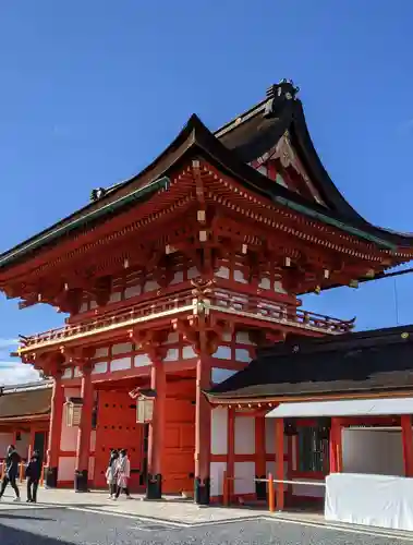 伏見稲荷大社の山門・神門