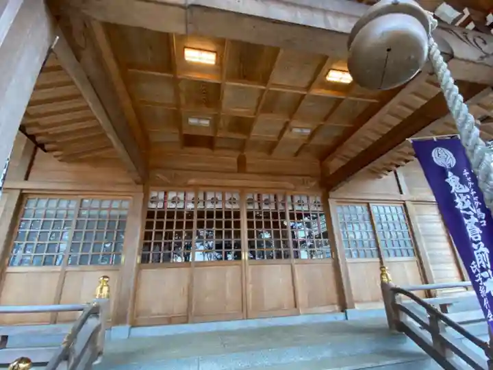鬼越蒼前神社の本殿・本堂