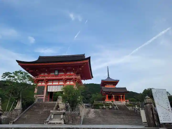 清水寺の山門・神門