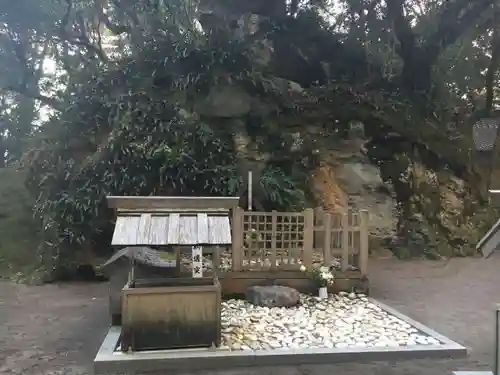 花窟神社の建物その他