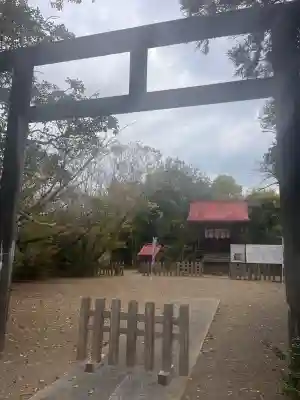 瀬頭神社の{uncategorized: "未分類", other: "その他", undefined: "問題あり", building: "その他建物", grave: "お墓", sacred_gate: "鳥居", guardian: "狛犬", statue: "像", buddha: "仏像", history: "歴史", nature: "自然", garden: "庭園", animal: "動物", pagoda: "塔", temizu: "手水舎", mountain_gate: "山門・神門", sanctuary: "本殿・本堂", subordinate: "末社・摂社", art: "芸術", scenery: "景色", jizo: "地蔵", ema: "絵馬", goshuin: "御朱印", omikuji: "おみくじ", items: "授与品その他", amulet: "お守り", goshuincho: "御朱印帳", eats: "食事", festival: "お祭り", votive_dance: "神楽", shichigosan: "七五三参", wedding: "結婚式", experience: "体験その他", initially: "初詣", around: "周辺", anti_infection: "感染症対策"}