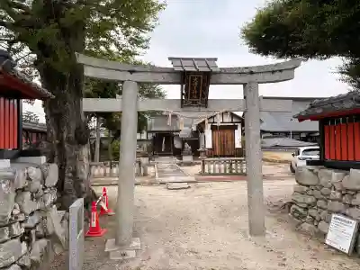 大将軍神社の{uncategorized: "未分類", other: "その他", undefined: "問題あり", building: "その他建物", grave: "お墓", sacred_gate: "鳥居", guardian: "狛犬", statue: "像", buddha: "仏像", history: "歴史", nature: "自然", garden: "庭園", animal: "動物", pagoda: "塔", temizu: "手水舎", mountain_gate: "山門・神門", sanctuary: "本殿・本堂", subordinate: "末社・摂社", art: "芸術", scenery: "景色", jizo: "地蔵", ema: "絵馬", goshuin: "御朱印", omikuji: "おみくじ", items: "授与品その他", amulet: "お守り", goshuincho: "御朱印帳", eats: "食事", festival: "お祭り", votive_dance: "神楽", shichigosan: "七五三参", wedding: "結婚式", experience: "体験その他", initially: "初詣", around: "周辺", anti_infection: "感染症対策"}