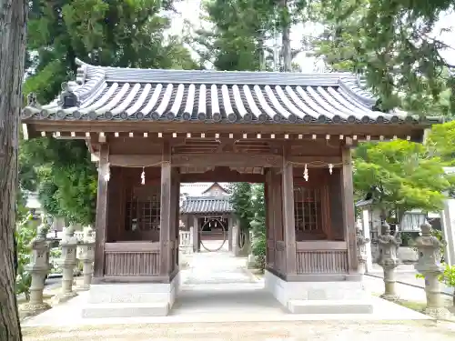 由加神社（和気由加神社）の山門