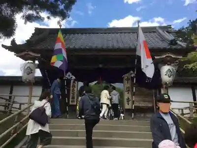 中尊寺の山門・神門