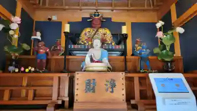 海元寺の{uncategorized: "未分類", other: "その他", undefined: "問題あり", building: "その他建物", grave: "お墓", sacred_gate: "鳥居", guardian: "狛犬", statue: "像", buddha: "仏像", history: "歴史", nature: "自然", garden: "庭園", animal: "動物", pagoda: "塔", temizu: "手水舎", mountain_gate: "山門・神門", sanctuary: "本殿・本堂", subordinate: "末社・摂社", art: "芸術", scenery: "景色", jizo: "地蔵", ema: "絵馬", goshuin: "御朱印", omikuji: "おみくじ", items: "授与品その他", amulet: "お守り", goshuincho: "御朱印帳", eats: "食事", festival: "お祭り", votive_dance: "神楽", shichigosan: "七五三参", wedding: "結婚式", experience: "体験その他", initially: "初詣", around: "周辺", anti_infection: "感染症対策"}