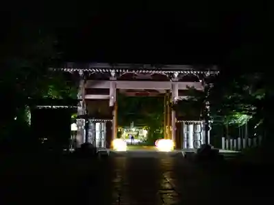 大宝八幡宮の山門・神門