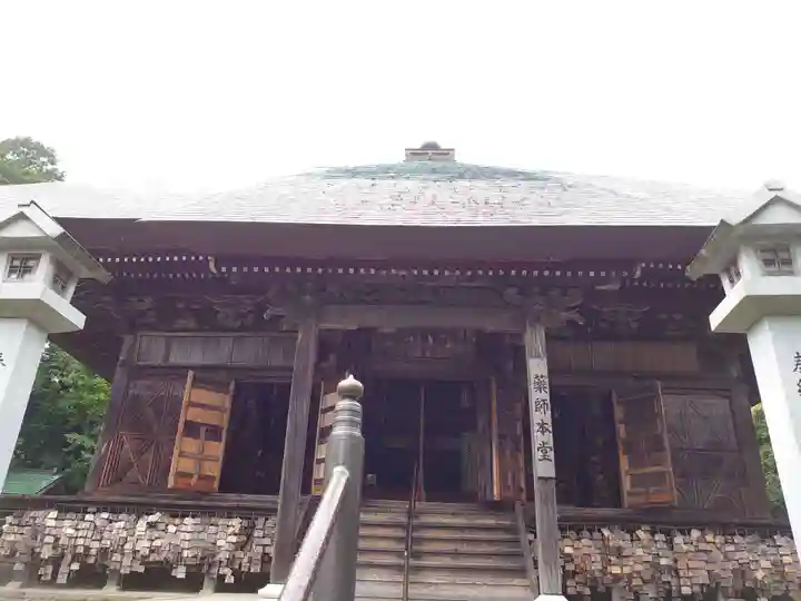 目の霊山 油山寺の本殿・本堂