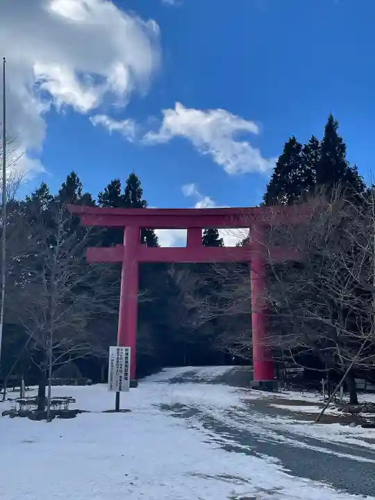 砥鹿神社(奥宮)の鳥居