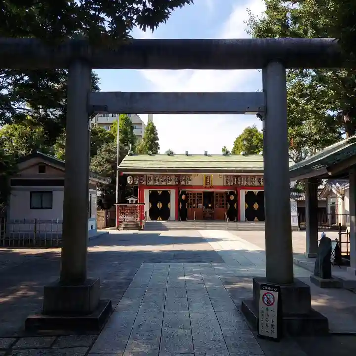 池袋氷川神社の鳥居