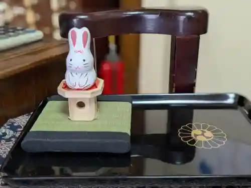 彌彦神社　(伊夜日子神社)の像