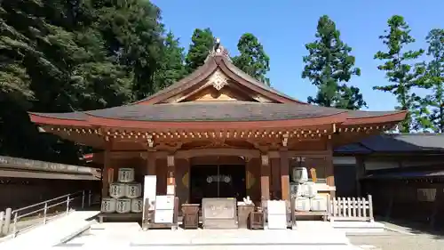 高麗神社の本殿