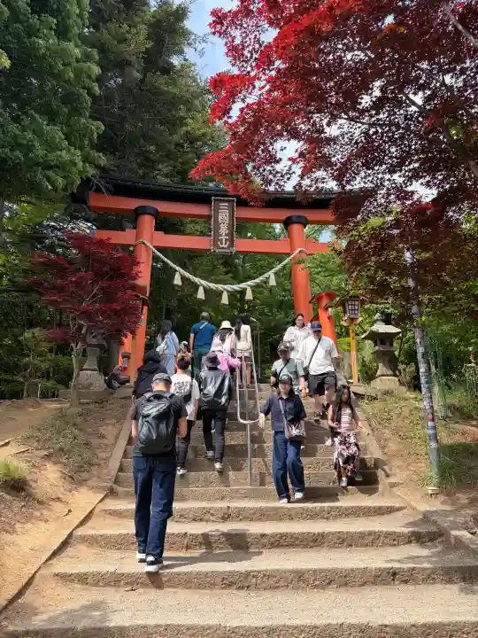 新倉富士浅間神社の{uncategorized: "未分類", other: "その他", undefined: "問題あり", building: "その他建物", grave: "お墓", sacred_gate: "鳥居", guardian: "狛犬", statue: "像", buddha: "仏像", history: "歴史", nature: "自然", garden: "庭園", animal: "動物", pagoda: "塔", temizu: "手水舎", mountain_gate: "山門・神門", sanctuary: "本殿・本堂", subordinate: "末社・摂社", art: "芸術", scenery: "景色", jizo: "地蔵", ema: "絵馬", goshuin: "御朱印", omikuji: "おみくじ", items: "授与品その他", amulet: "お守り", goshuincho: "御朱印帳", eats: "食事", festival: "お祭り", votive_dance: "神楽", shichigosan: "七五三参", wedding: "結婚式", experience: "体験その他", initially: "初詣", around: "周辺", anti_infection: "感染症対策"}