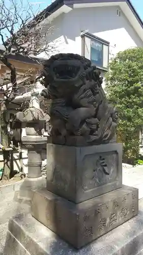 穏田神社の狛犬