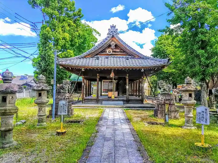 白山社の本殿・本堂